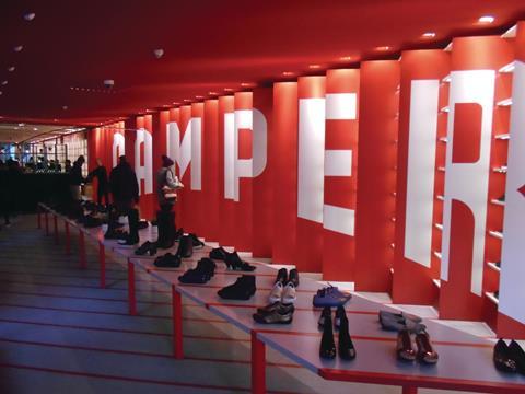 Camper’s New York store uses simple but eye-catching store design techniques to stand out from the crowd whilst maintaining brand image.