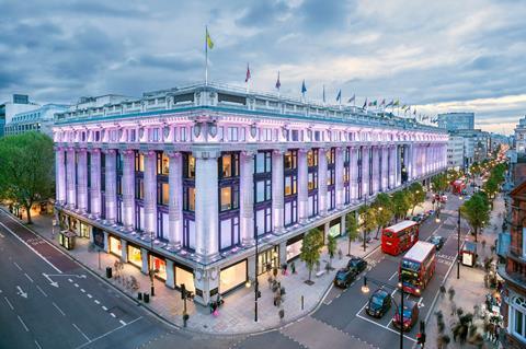 Selfridges-Oxford-Street-East-Corner-at-Night