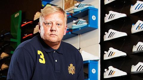 JD Sports chief executive Barry Bown is to depart the sports retailer after 30 years at the top.